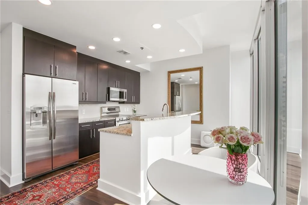 1080 Peachtree Street Ne Unit 2907, Atlanta, Georgia 30309, 1 Bedroom Bedrooms, ,1 BathroomBathrooms,Residential,For Sale,1080 Peachtree Street Ne Unit 2907,7645817