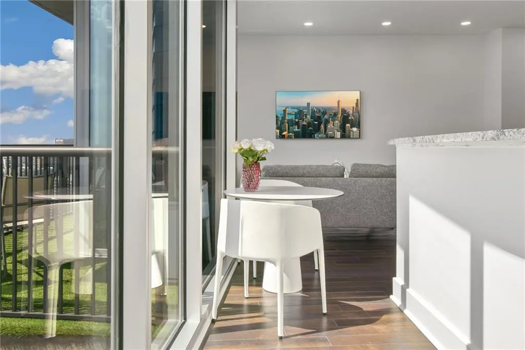 1080 Peachtree Street Ne Unit 2907, Atlanta, Georgia 30309, 1 Bedroom Bedrooms, ,1 BathroomBathrooms,Residential,For Sale,1080 Peachtree Street Ne Unit 2907,7645817