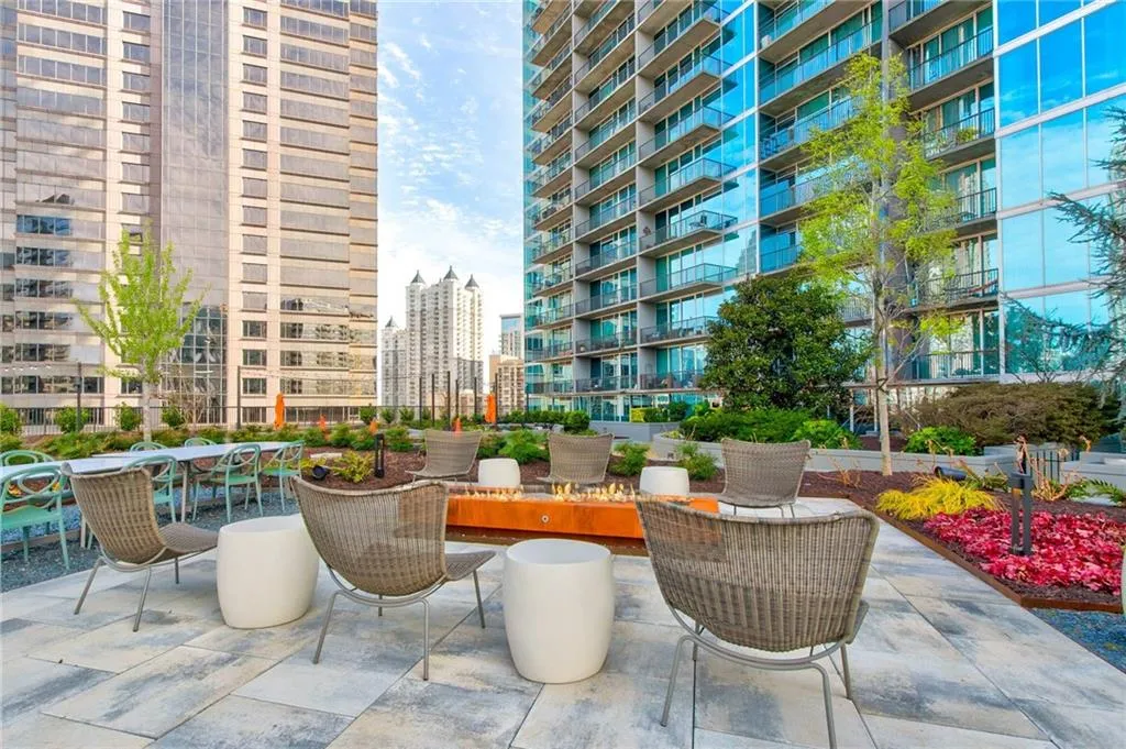 1080 Peachtree Street Ne Unit 2907, Atlanta, Georgia 30309, 1 Bedroom Bedrooms, ,1 BathroomBathrooms,Residential,For Sale,1080 Peachtree Street Ne Unit 2907,7645817