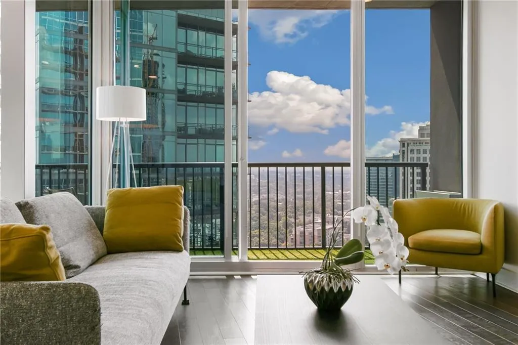 1080 Peachtree Street Ne Unit 2907, Atlanta, Georgia 30309, 1 Bedroom Bedrooms, ,1 BathroomBathrooms,Residential,For Sale,1080 Peachtree Street Ne Unit 2907,7645817