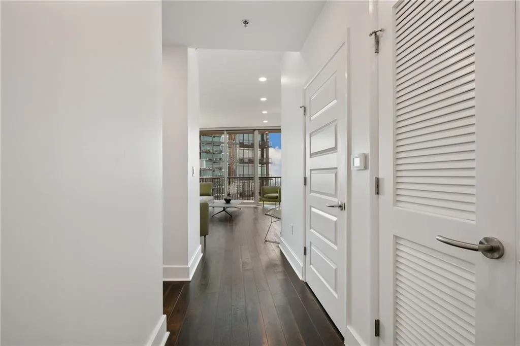 1080 Peachtree Street Ne Unit 2907, Atlanta, Georgia 30309, 1 Bedroom Bedrooms, ,1 BathroomBathrooms,Residential,For Sale,1080 Peachtree Street Ne Unit 2907,7645817