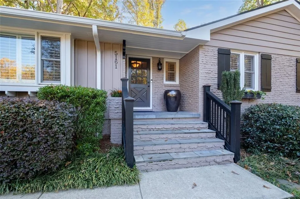 5161 Timber Trail S, Sandy Springs, Georgia 30342, 3 Bedrooms Bedrooms, ,2 BathroomsBathrooms,Residential,Sold,5161 Timber Trail S,7140778