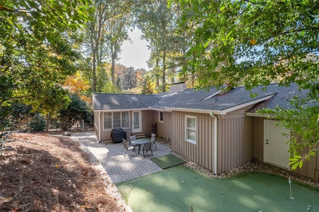 5161 Timber Trail S, Sandy Springs, Georgia 30342, 3 Bedrooms Bedrooms, ,2 BathroomsBathrooms,Residential,Sold,5161 Timber Trail S,7140778