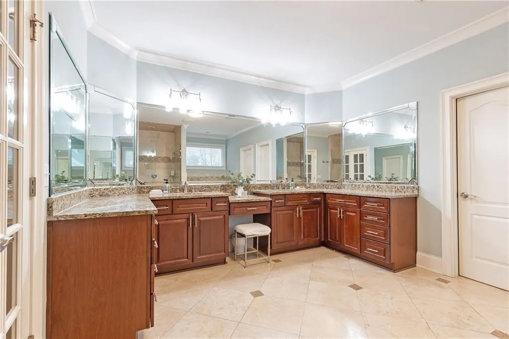 120 Windsor Cove, Atlanta, Georgia 30328, 5 Bedrooms Bedrooms, ,5 BathroomsBathrooms,Residential,Sold,120 Windsor Cove,7545175