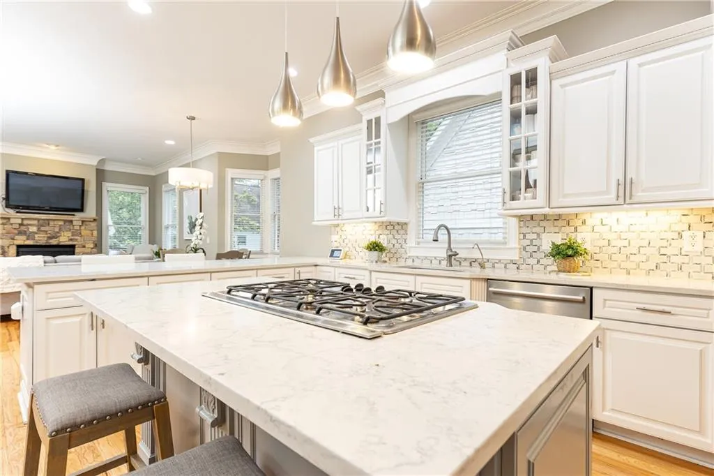 120 Windsor Cove, Atlanta, Georgia 30328, 5 Bedrooms Bedrooms, ,5 BathroomsBathrooms,Residential,Sold,120 Windsor Cove,7545175