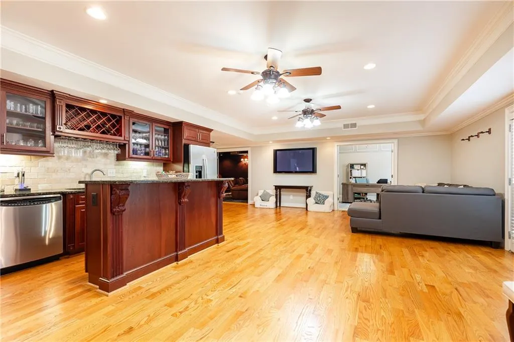 120 Windsor Cove, Atlanta, Georgia 30328, 5 Bedrooms Bedrooms, ,5 BathroomsBathrooms,Residential,Sold,120 Windsor Cove,7545175