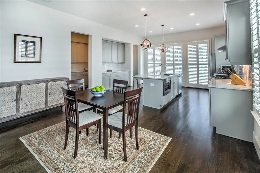 2163 Niles Place Ne, Atlanta, Georgia 30324, 4 Bedrooms Bedrooms, ,3 BathroomsBathrooms,Residential,Sold,2163 Niles Place Ne,5878127