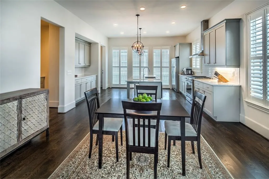 2163 Niles Place Ne, Atlanta, Georgia 30324, 4 Bedrooms Bedrooms, ,3 BathroomsBathrooms,Residential,Sold,2163 Niles Place Ne,5878127