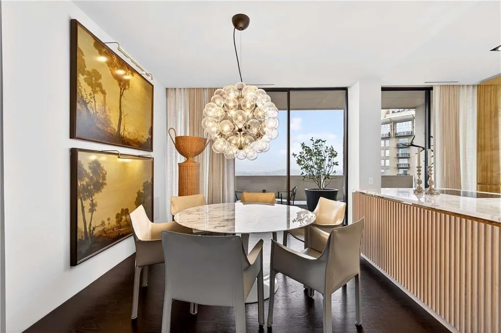 2575 Peachtree Road Ne Unit 18c, Atlanta, Georgia 30305, 2 Bedrooms Bedrooms, 0 ,2 BathroomsBathrooms,Residential,For Sale,2575 Peachtree Road Ne Unit 18c,7706766