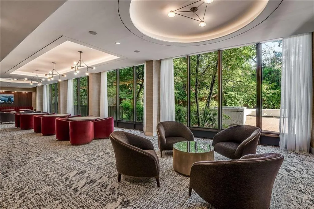 2575 Peachtree Road Ne Unit 18c, Atlanta, Georgia 30305, 2 Bedrooms Bedrooms, 0 ,2 BathroomsBathrooms,Residential,For Sale,2575 Peachtree Road Ne Unit 18c,7706766