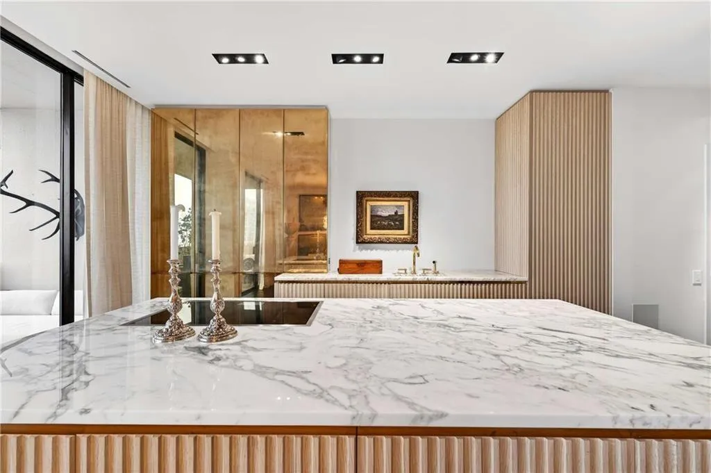 2575 Peachtree Road Ne Unit 18c, Atlanta, Georgia 30305, 2 Bedrooms Bedrooms, 0 ,2 BathroomsBathrooms,Residential,For Sale,2575 Peachtree Road Ne Unit 18c,7706766
