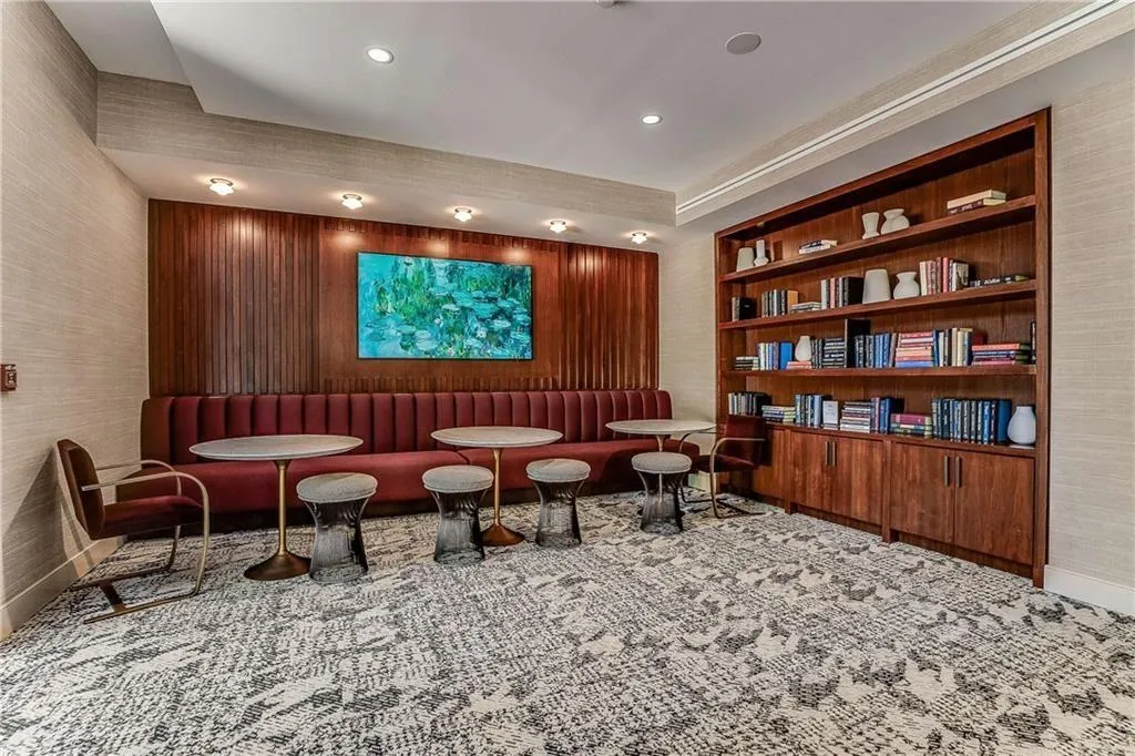 2575 Peachtree Road Ne Unit 18c, Atlanta, Georgia 30305, 2 Bedrooms Bedrooms, 0 ,2 BathroomsBathrooms,Residential,For Sale,2575 Peachtree Road Ne Unit 18c,7706766