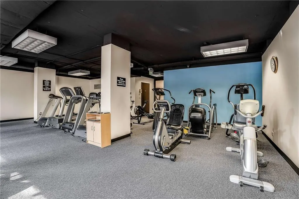 2575 Peachtree Road Ne Unit 18c, Atlanta, Georgia 30305, 2 Bedrooms Bedrooms, 0 ,2 BathroomsBathrooms,Residential,For Sale,2575 Peachtree Road Ne Unit 18c,7706766