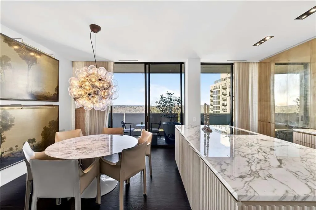 2575 Peachtree Road Ne Unit 18c, Atlanta, Georgia 30305, 2 Bedrooms Bedrooms, 0 ,2 BathroomsBathrooms,Residential,For Sale,2575 Peachtree Road Ne Unit 18c,7706766