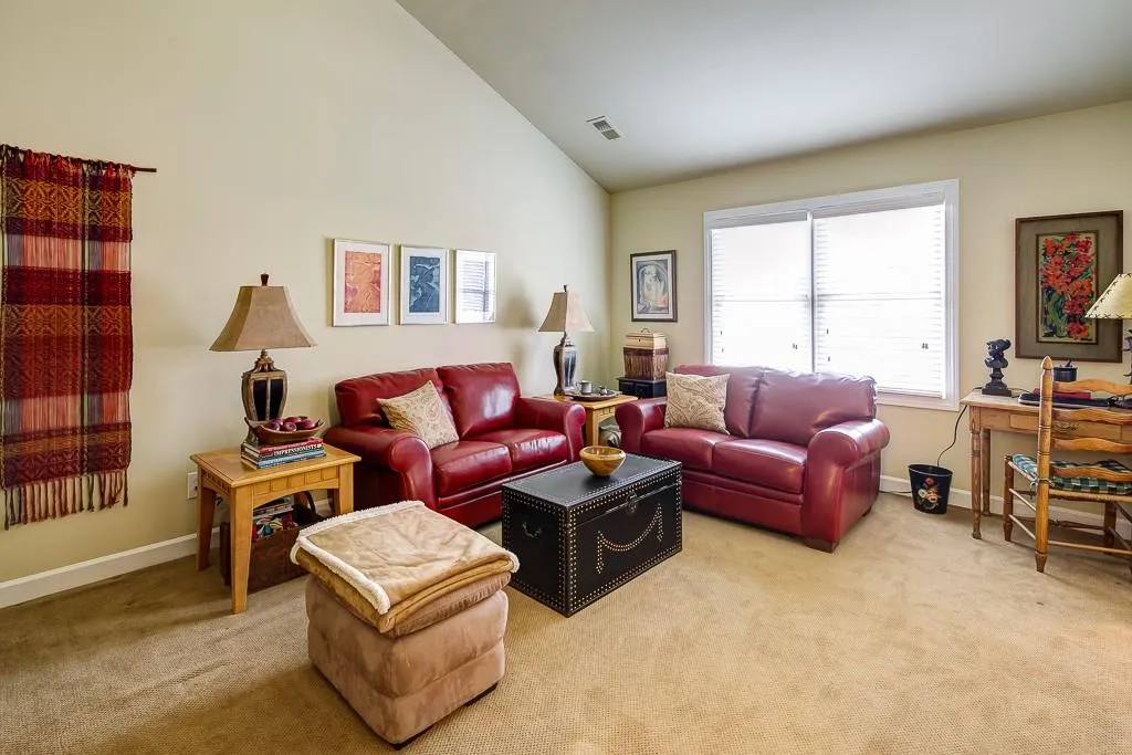 47 Vernon Glen Court, Dunwoody, Georgia 30338, 3 Bedrooms Bedrooms, ,2 BathroomsBathrooms,Residential,Sold,47 Vernon Glen Court,5688633