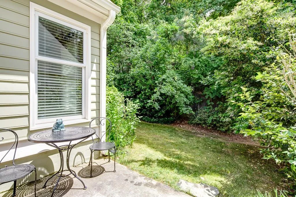 47 Vernon Glen Court, Dunwoody, Georgia 30338, 3 Bedrooms Bedrooms, ,2 BathroomsBathrooms,Residential,Sold,47 Vernon Glen Court,5688633