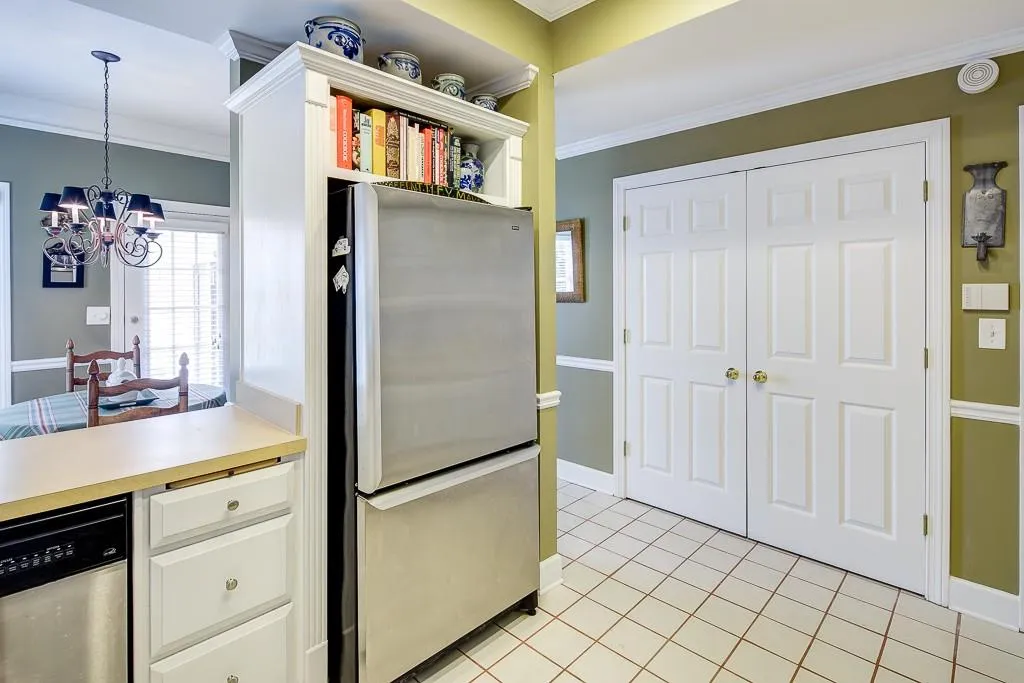 47 Vernon Glen Court, Dunwoody, Georgia 30338, 3 Bedrooms Bedrooms, ,2 BathroomsBathrooms,Residential,Sold,47 Vernon Glen Court,5688633