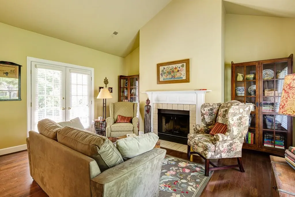 47 Vernon Glen Court, Dunwoody, Georgia 30338, 3 Bedrooms Bedrooms, ,2 BathroomsBathrooms,Residential,Sold,47 Vernon Glen Court,5688633
