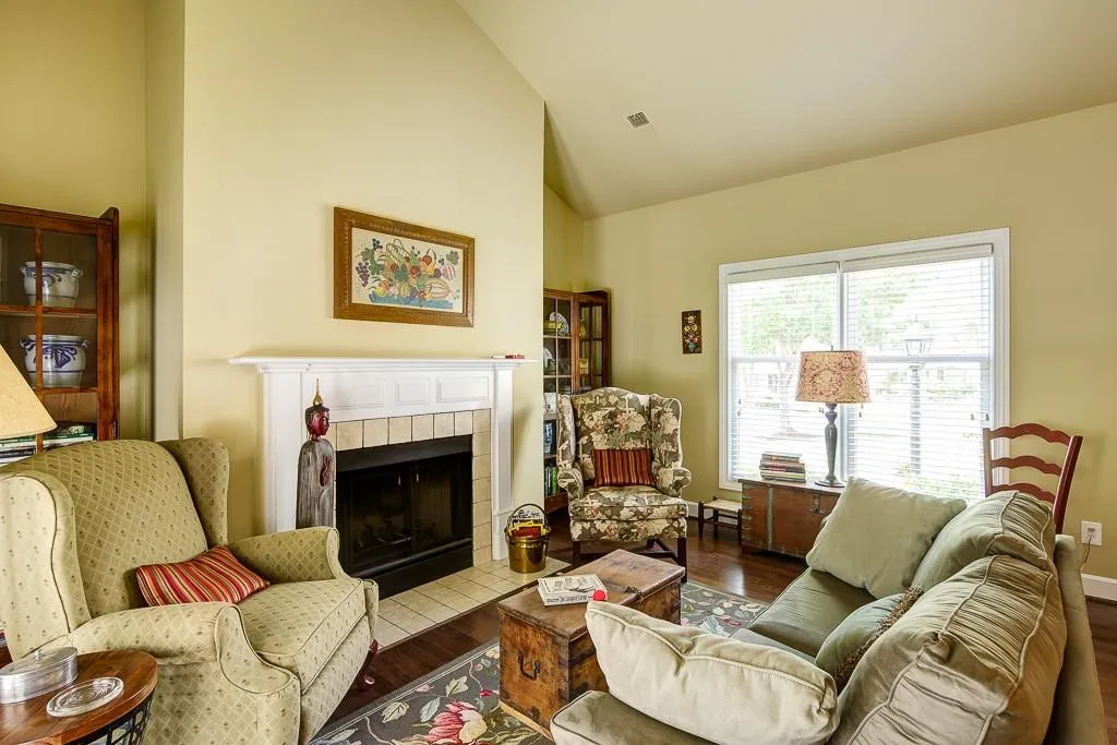 47 Vernon Glen Court, Dunwoody, Georgia 30338, 3 Bedrooms Bedrooms, ,2 BathroomsBathrooms,Residential,Sold,47 Vernon Glen Court,5688633