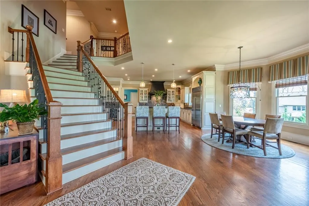 366 Stables Court, Sandy Springs, Georgia 30350, 7 Bedrooms Bedrooms, ,5 BathroomsBathrooms,Residential,Sold,366 Stables Court,6705243