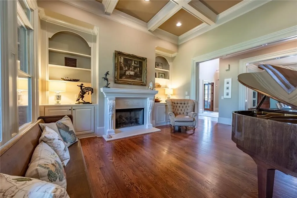 366 Stables Court, Sandy Springs, Georgia 30350, 7 Bedrooms Bedrooms, ,5 BathroomsBathrooms,Residential,Sold,366 Stables Court,6705243