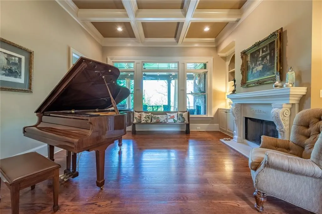 366 Stables Court, Sandy Springs, Georgia 30350, 7 Bedrooms Bedrooms, ,5 BathroomsBathrooms,Residential,Sold,366 Stables Court,6705243