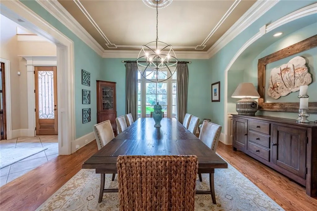 366 Stables Court, Sandy Springs, Georgia 30350, 7 Bedrooms Bedrooms, ,5 BathroomsBathrooms,Residential,Sold,366 Stables Court,6705243