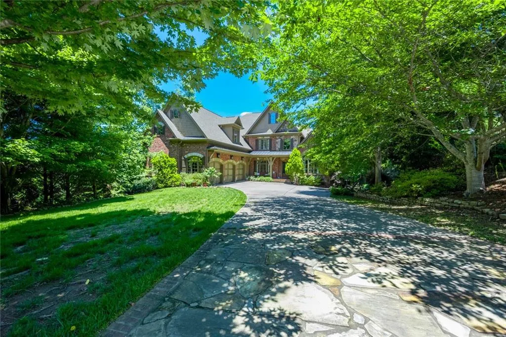 366 Stables Court, Sandy Springs, Georgia 30350, 7 Bedrooms Bedrooms, ,5 BathroomsBathrooms,Residential,Sold,366 Stables Court,6705243