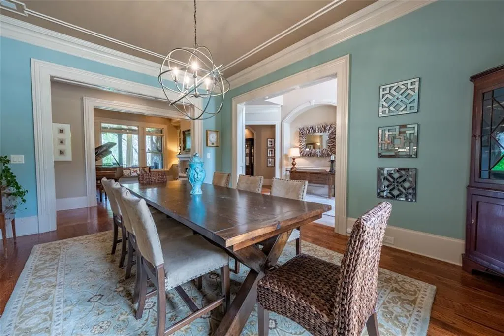 366 Stables Court, Sandy Springs, Georgia 30350, 7 Bedrooms Bedrooms, ,5 BathroomsBathrooms,Residential,Sold,366 Stables Court,6705243