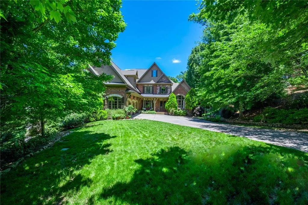 366 Stables Court, Sandy Springs, Georgia 30350, 7 Bedrooms Bedrooms, ,5 BathroomsBathrooms,Residential,Sold,366 Stables Court,6705243