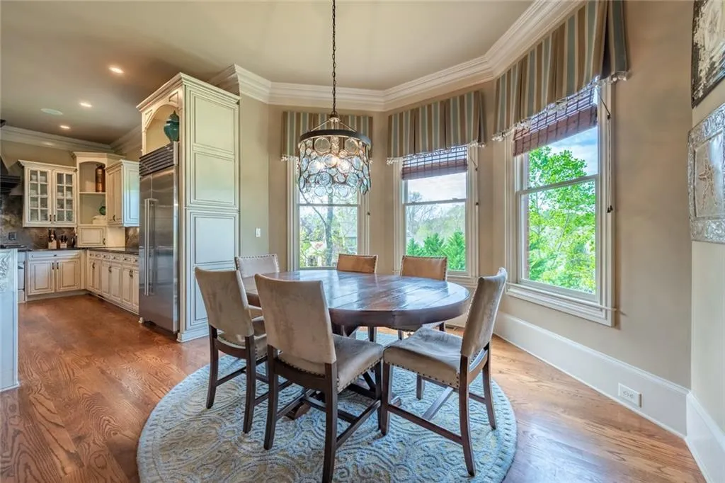 366 Stables Court, Sandy Springs, Georgia 30350, 7 Bedrooms Bedrooms, ,5 BathroomsBathrooms,Residential,Sold,366 Stables Court,6705243