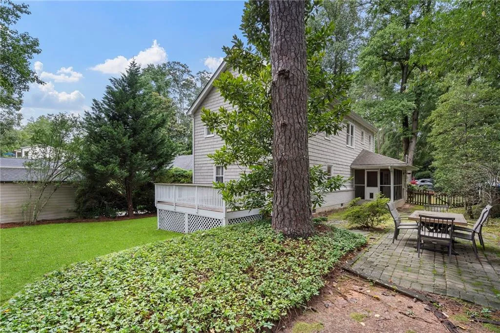 82 Lakeland Drive Nw, Atlanta, Georgia 30305, 3 Bedrooms Bedrooms, ,3 BathroomsBathrooms,Residential,For Sale,82 Lakeland Drive Nw,7628156