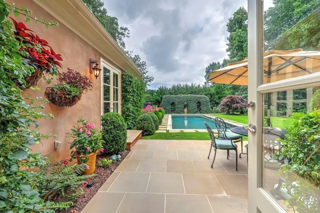 1075 Heards Ferry Road, Atlanta, Georgia 30328, 5 Bedrooms Bedrooms, ,3 BathroomsBathrooms,Residential,Sold,1075 Heards Ferry Road,6603577