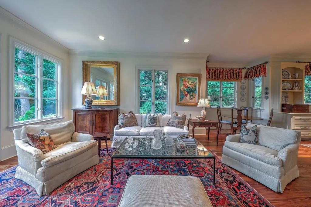 1075 Heards Ferry Road, Atlanta, Georgia 30328, 5 Bedrooms Bedrooms, ,3 BathroomsBathrooms,Residential,Sold,1075 Heards Ferry Road,6603577