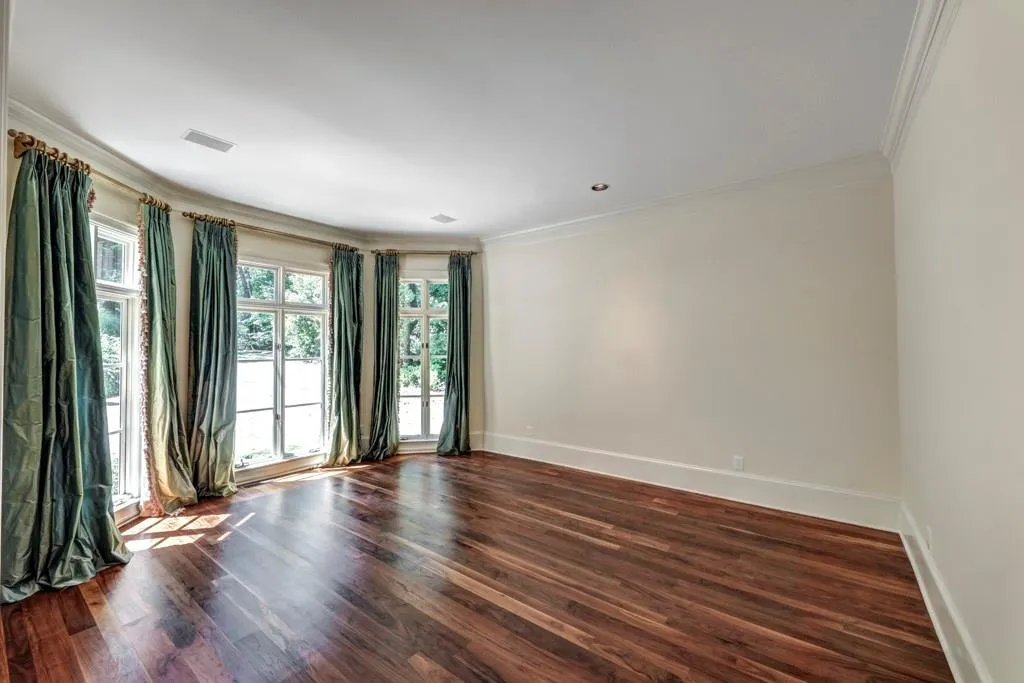 1075 Heards Ferry Road, Atlanta, Georgia 30328, 5 Bedrooms Bedrooms, ,3 BathroomsBathrooms,Residential,Sold,1075 Heards Ferry Road,6603577
