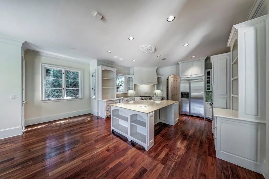 1075 Heards Ferry Road, Atlanta, Georgia 30328, 5 Bedrooms Bedrooms, ,3 BathroomsBathrooms,Residential,Sold,1075 Heards Ferry Road,6603577
