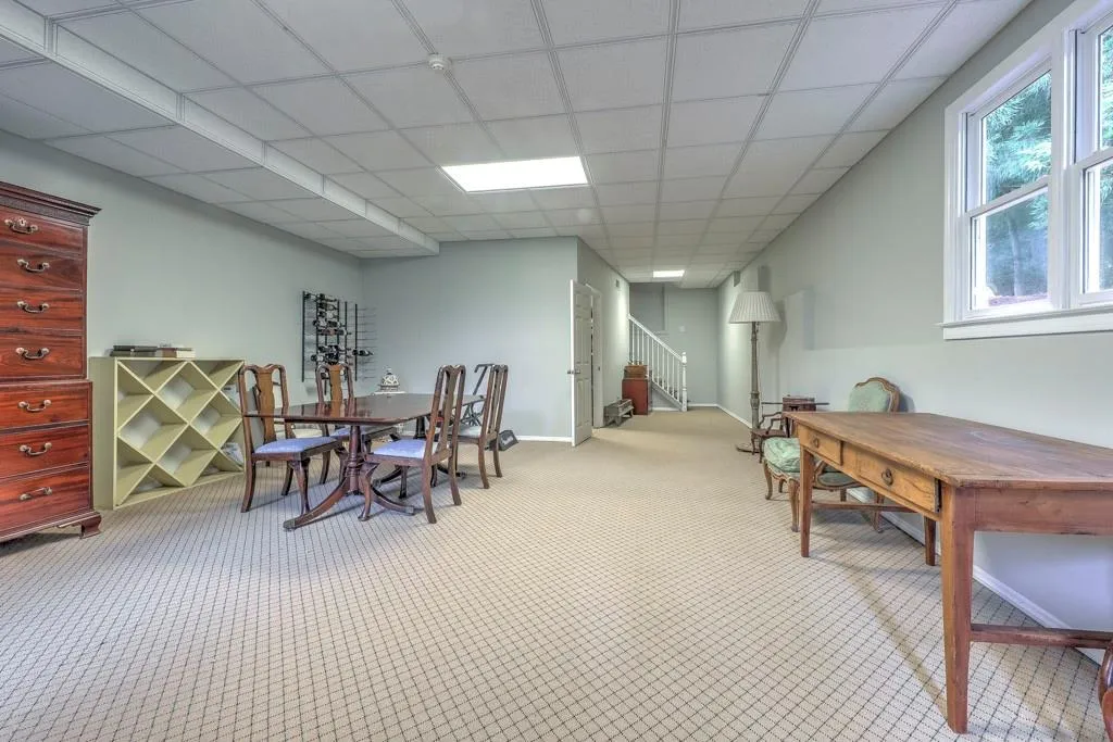1075 Heards Ferry Road, Atlanta, Georgia 30328, 5 Bedrooms Bedrooms, ,3 BathroomsBathrooms,Residential,Sold,1075 Heards Ferry Road,6603577