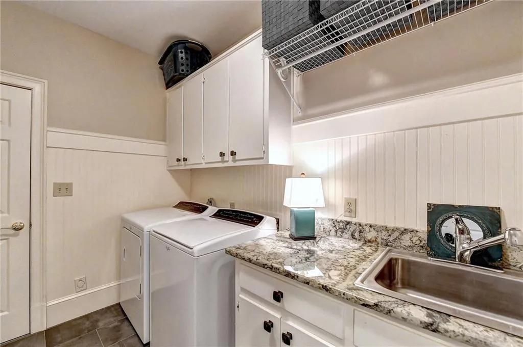 535 Avignon Court, Sandy Springs, Georgia 30350, 5 Bedrooms Bedrooms, ,4 BathroomsBathrooms,Residential,Sold,535 Avignon Court,7026937
