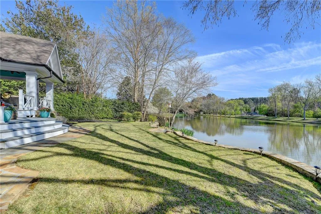 535 Avignon Court, Sandy Springs, Georgia 30350, 5 Bedrooms Bedrooms, ,4 BathroomsBathrooms,Residential,Sold,535 Avignon Court,7026937