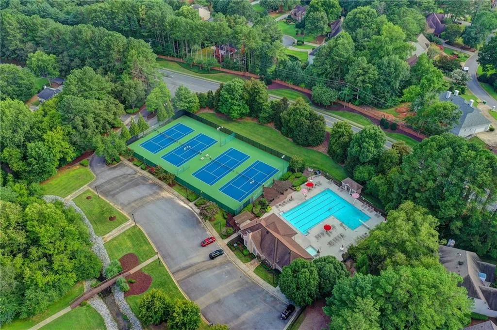535 Avignon Court, Sandy Springs, Georgia 30350, 5 Bedrooms Bedrooms, ,4 BathroomsBathrooms,Residential,Sold,535 Avignon Court,7026937