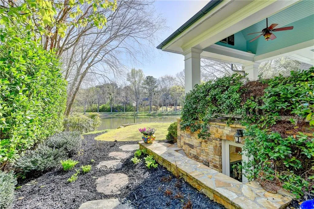 535 Avignon Court, Sandy Springs, Georgia 30350, 5 Bedrooms Bedrooms, ,4 BathroomsBathrooms,Residential,Sold,535 Avignon Court,7026937