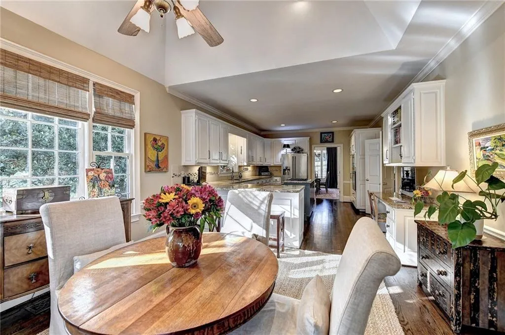 535 Avignon Court, Sandy Springs, Georgia 30350, 5 Bedrooms Bedrooms, ,4 BathroomsBathrooms,Residential,Sold,535 Avignon Court,7026937
