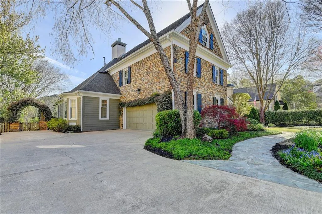 535 Avignon Court, Sandy Springs, Georgia 30350, 5 Bedrooms Bedrooms, ,4 BathroomsBathrooms,Residential,Sold,535 Avignon Court,7026937