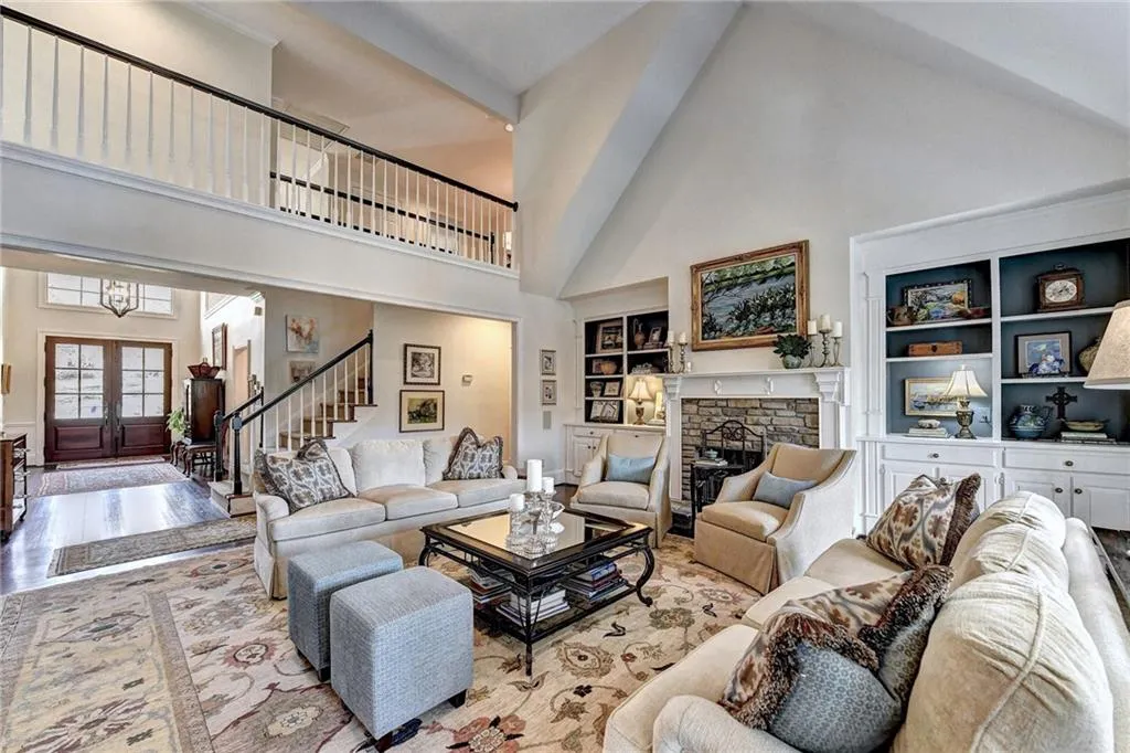 535 Avignon Court, Sandy Springs, Georgia 30350, 5 Bedrooms Bedrooms, ,4 BathroomsBathrooms,Residential,Sold,535 Avignon Court,7026937