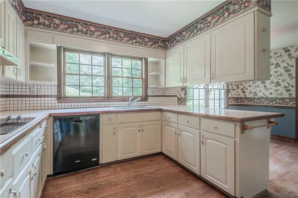 8930 Wedgeway, Sandy Springs, Georgia 30350, 5 Bedrooms Bedrooms, ,4 BathroomsBathrooms,Residential,Sold,8930 Wedgeway,6031554 8930 Wedgeway, Sandy Springs, Georgia 30350, 5 Bedrooms Bedrooms, ,4 BathroomsBathrooms,Residential,Sold,8930 Wedgeway,6031554