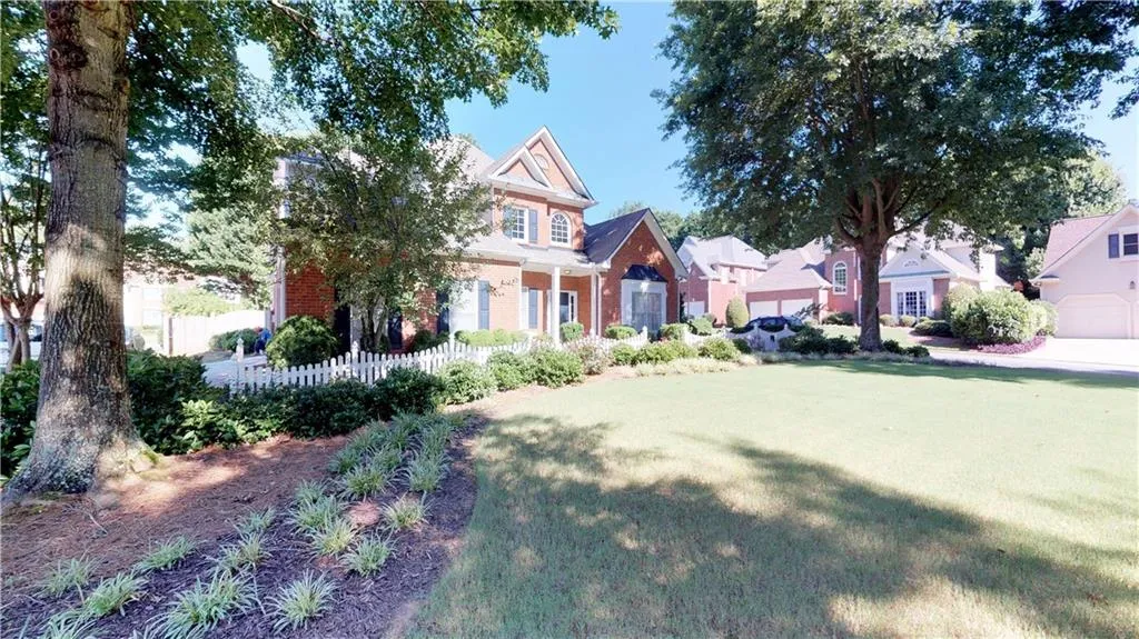 1001 Lancaster Walk, Sandy Springs, Georgia 30328, 4 Bedrooms Bedrooms, ,2 BathroomsBathrooms,Residential,Sold,1001 Lancaster Walk,6041058