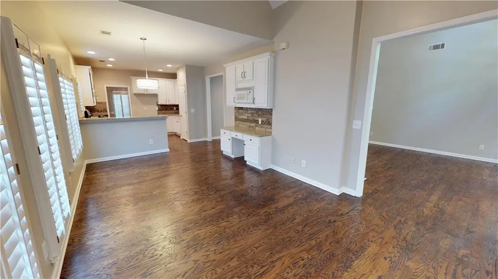 1001 Lancaster Walk, Sandy Springs, Georgia 30328, 4 Bedrooms Bedrooms, ,2 BathroomsBathrooms,Residential,Sold,1001 Lancaster Walk,6041058