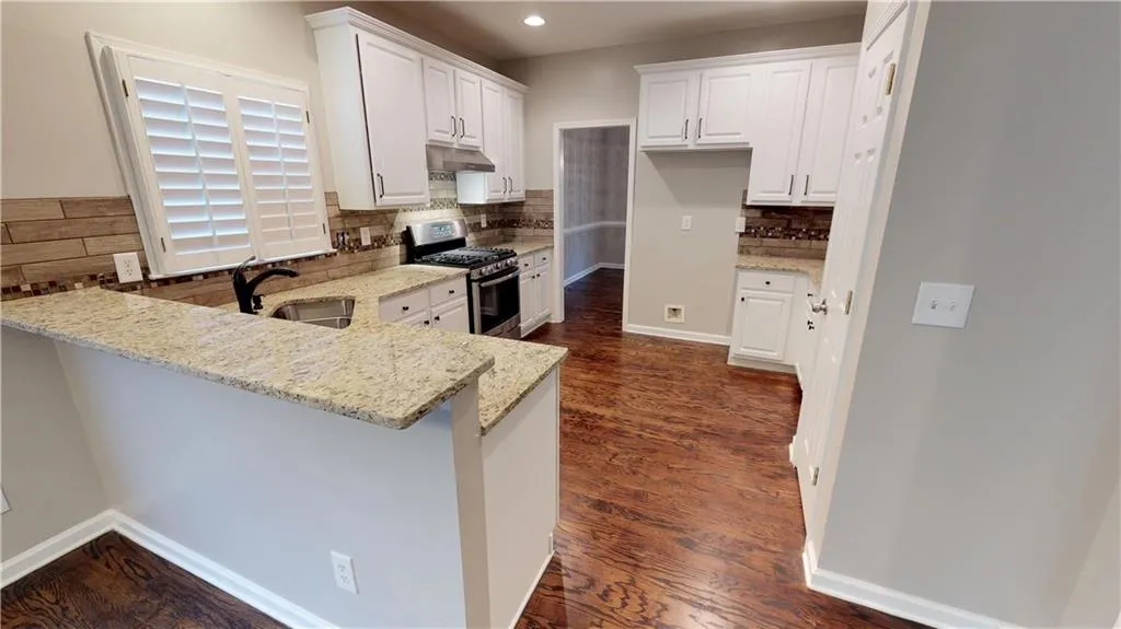 1001 Lancaster Walk, Sandy Springs, Georgia 30328, 4 Bedrooms Bedrooms, ,2 BathroomsBathrooms,Residential,Sold,1001 Lancaster Walk,6041058