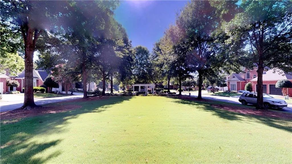 1001 Lancaster Walk, Sandy Springs, Georgia 30328, 4 Bedrooms Bedrooms, ,2 BathroomsBathrooms,Residential,Sold,1001 Lancaster Walk,6041058