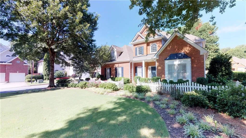 1001 Lancaster Walk, Sandy Springs, Georgia 30328, 4 Bedrooms Bedrooms, ,2 BathroomsBathrooms,Residential,Sold,1001 Lancaster Walk,6041058